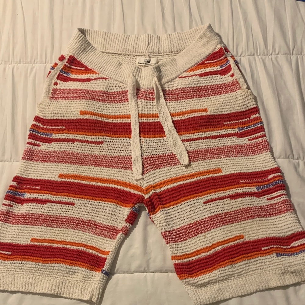 ZARA.Striped Knit Drawstring Shorts in Cream, Red & Orange. Men’s